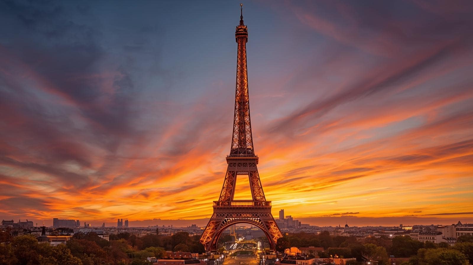 official Paris travel guide